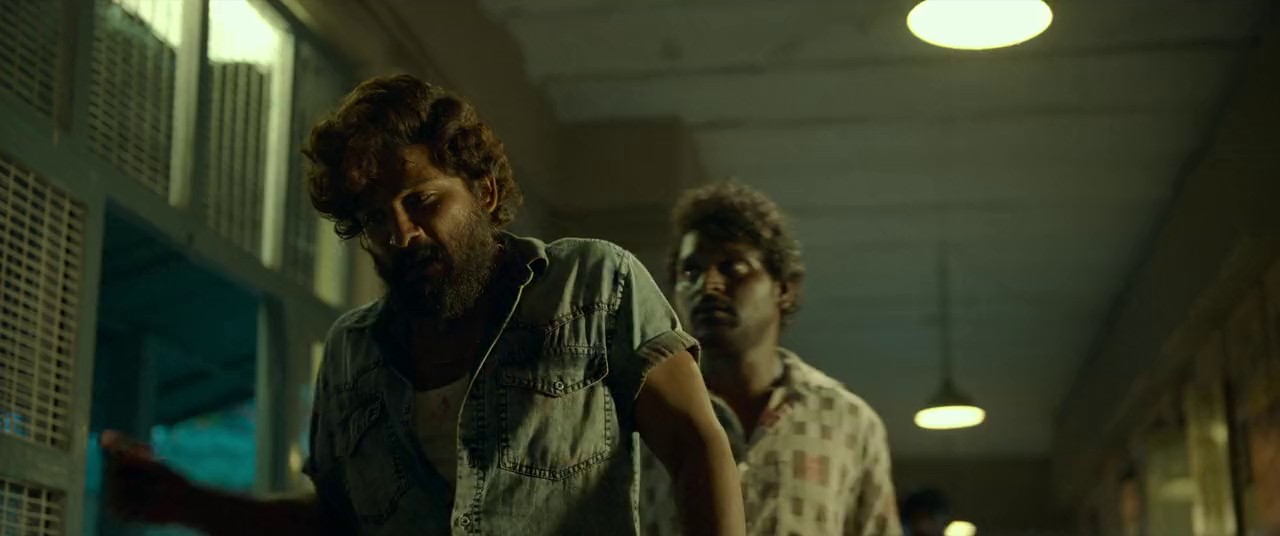Pushpa - The Rise - Part 1 (2021) BluRay Hindi + Telugu 720p x264 AVC HE-AAC 2.0 ESub.mkv.0002
